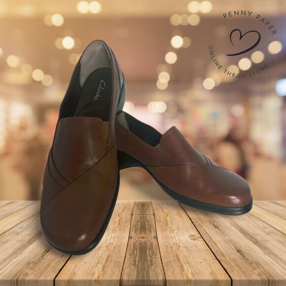 Brown Clarks Loafers – Classic Style and Unmatched Comfort for Every Step - Picture 2 of 4